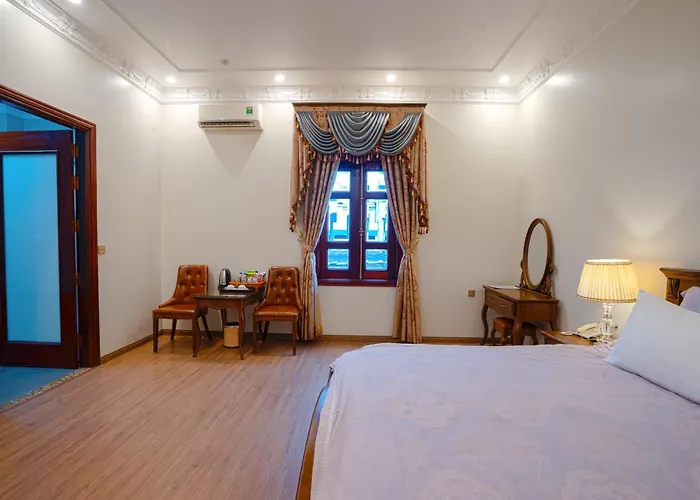 Khách sạn Pearl Hạ Long