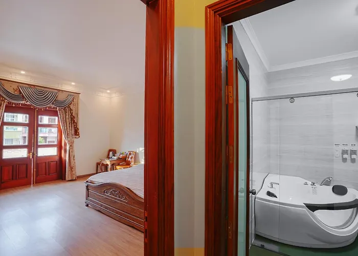 Khách sạn Pearl 2*