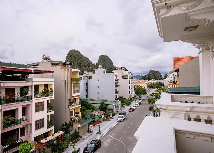 Pearl Khách sạn 2*